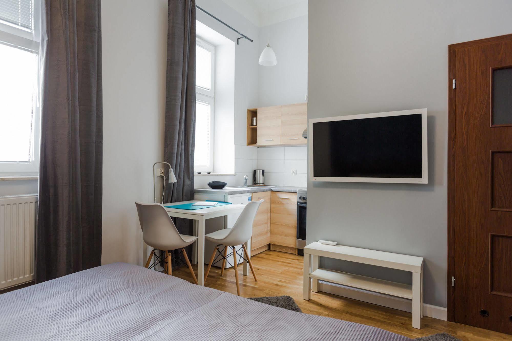 Apartwawel Wroblewskiego Krasków Exterior foto